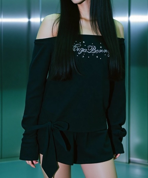 .KOM(ドットコム)の「A'GEM/9 × .kom 『.KOM/ドットケーオーエム』 Rhinestone Logo Design Long Sleeve T-shirt/ラインストーン ロゴデザイン 長袖Tシャツ(Tシャツ/カットソー・レディース・ホワイト/ブラック・FREE)」の6枚目の写真