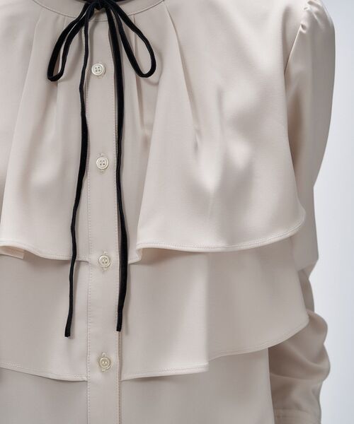cloenc（クロエンス）の「【手洗い可】ベロアリボンフリルブラウス（シャツ/ブラウス・レディース・ライトブルー/オフホワイト/ダークブラウン・02）」の6枚目の写真