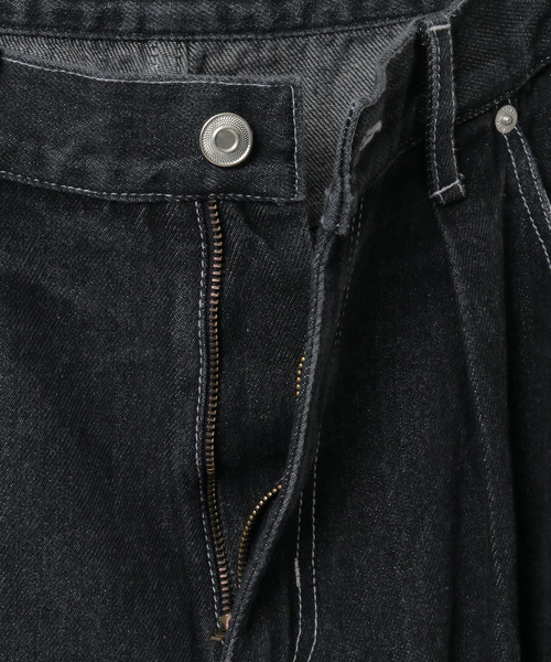 CONVERSE TOKYO（コンバーストウキョウ）の「WIDE DENIM PANTS (SET-UP)（デニムパンツ・レディース・サックスブルー/ブラック/インディゴブルー・SMALL/MEDIUM）」の7枚目の写真