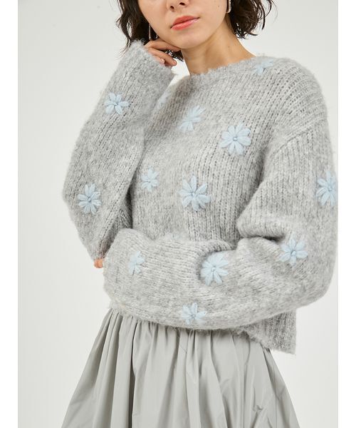 emmi（エミ）の「フラワーエンブロイダリーニットトップス（ニット/セーター・レディース・オフホワイト/グレー/イエロー・F）」の14枚目の写真