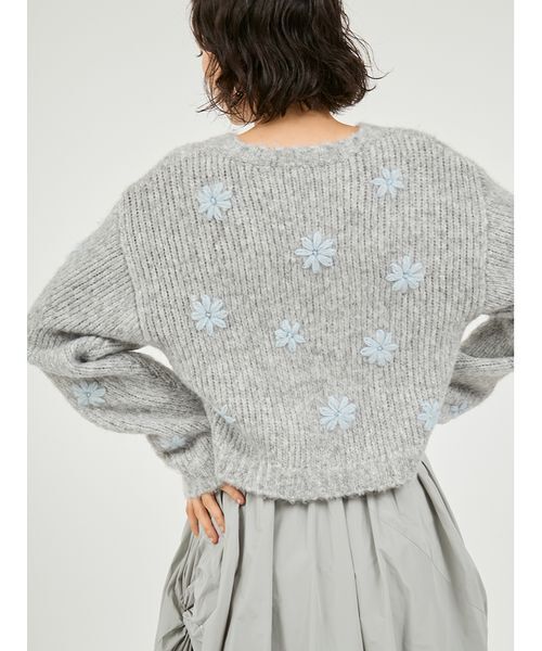 emmi（エミ）の「フラワーエンブロイダリーニットトップス（ニット/セーター・レディース・オフホワイト/グレー/イエロー・F）」の19枚目の写真
