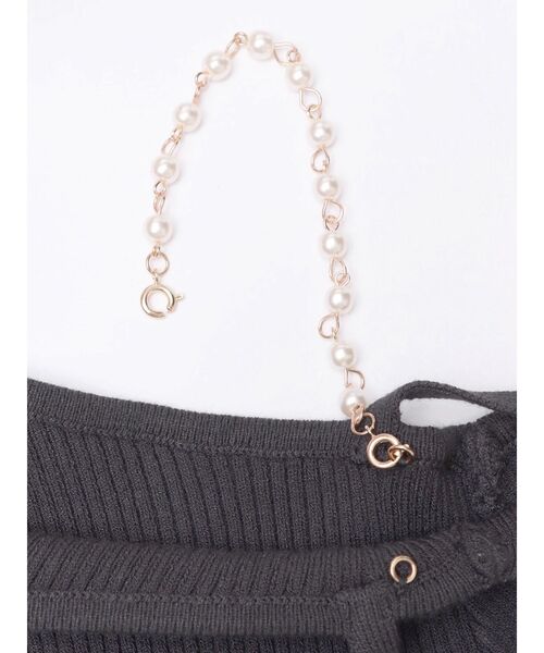 MERCURYDUO（マーキュリーデュオ）の「【追加生産】アシメパールチェーンワンショルニット（ニット/セーター・レディース・チャコールグレー/ブラック/ベージュ/ピンク・FREE）」の16枚目の写真