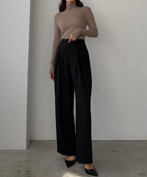 Louere(ルエレ)の「薄手とろみ生地センタータックワイドパンツ(スラックス・レディース・ブラック/グレイッシュベージュ/クリーム・SMALL/MEDIUM/LARGE/X-LARGE)」の7枚目の写真