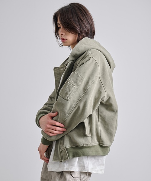 Revo.(レボ)の「Revo. ヘビーキャンバスツイル N2-B パデッド フードブルゾン(ブルゾン・メンズ・ベージュ/ブラック/カーキ・2/1)」の11枚目の写真