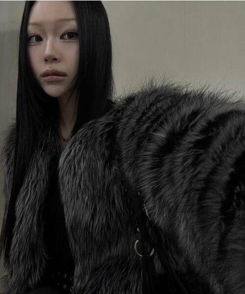 FLAREUP(フレアアップ)の「Fur Jacket (FL-046_Charcoal)(ムートンコート・レディース・ブラック・1/2)」の16枚目の写真