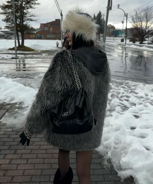 FLAREUP(フレアアップ)の「Fur Jacket (FL-046_Charcoal)(ムートンコート・レディース・ブラック・1/2)」の19枚目の写真