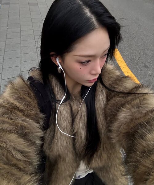 FLAREUP(フレアアップ)の「Fur Jacket (FL-046_Charcoal)(ムートンコート・レディース・ブラック・1/2)」の14枚目の写真