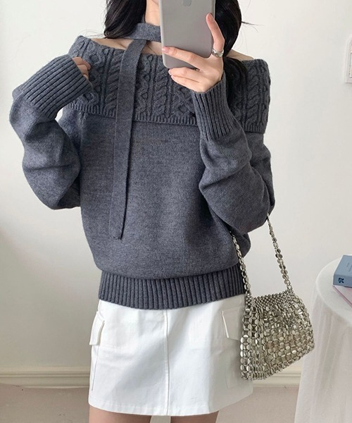 gossip!ロサンゼルス(ゴシップロサンゼルス)の「YUGA ワンショルダー ホルターネックリボンセーター(ニット/セーター・レディース・グレー/ホワイト/ライトグレー/イエロー/ネイビー・FREE)」の13枚目の写真