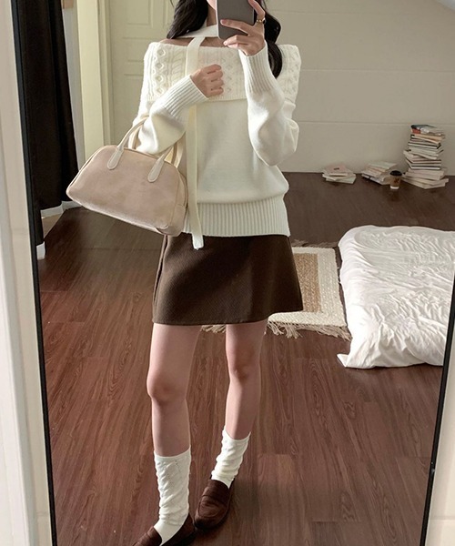 gossip!ロサンゼルス(ゴシップロサンゼルス)の「YUGA ワンショルダー ホルターネックリボンセーター(ニット/セーター・レディース・グレー/ホワイト/ライトグレー/イエロー/ネイビー・FREE)」の20枚目の写真
