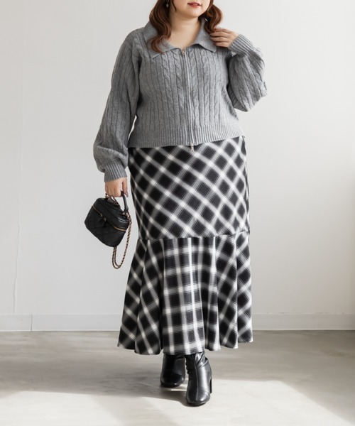 CLETTE(クレット)の「CLETTEオリジナルケーブル編み襟付きジップニット(ニット/セーター・レディース・ピンク/ブラウン/グレー・LL/3L/4L)」の6枚目の写真