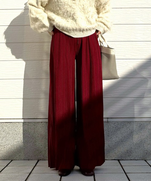 Q（キュー）の「細プリーツパンツ（その他パンツ・レディース・グリーン/バーガンディー・MEDIUM）」の2枚目の写真