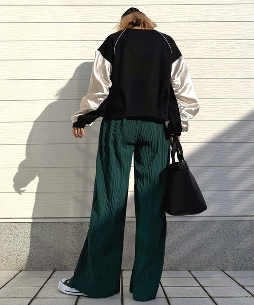 Q（キュー）の「細プリーツパンツ（その他パンツ・レディース・グリーン/バーガンディー・MEDIUM）」の13枚目の写真