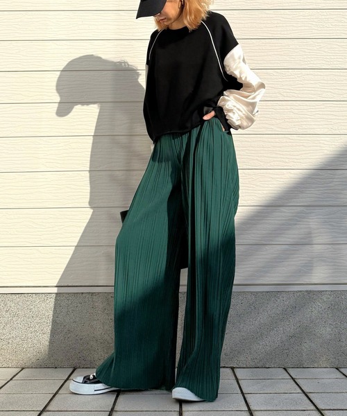 Q（キュー）の「細プリーツパンツ（その他パンツ・レディース・グリーン/バーガンディー・MEDIUM）」の12枚目の写真