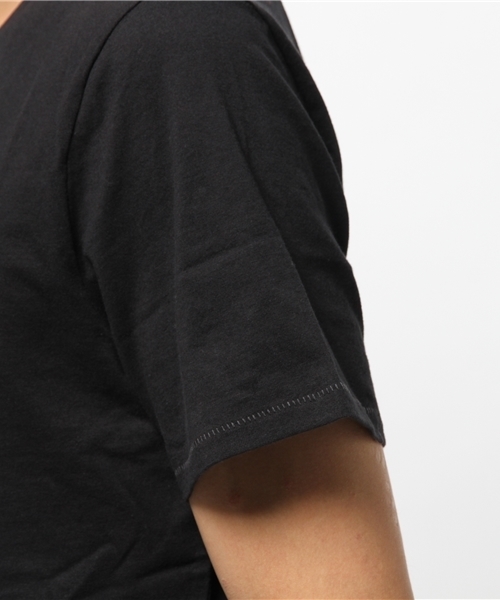 Levi's(リーバイス)の「バットウィングTOKYO Tシャツ(Tシャツ/カットソー・メンズ・ブラック・MEDIUM/X-SMALL/LARGE/SMALL/X-LARGE)」の2枚目の写真