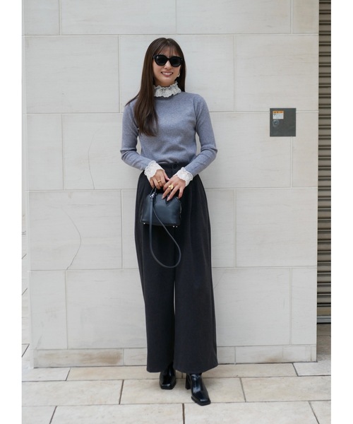 BeBeoD（べベッド）の「センタープレスタックワイドパンツ（その他パンツ・レディース・ブラック/チャコールグレー/ブラウン/ネイビー・フリー）」の2枚目の写真