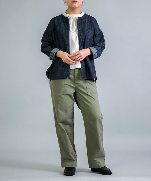 OMNIGOD（オムニゴッド）の「[OMNIGOD womens / オムニゴッド] ナチュラルライトオンスデニム ワイドスタンドカラーシャツ（シャツ/ブラウス・レディース・ワンウォッシュ・FREE）」の5枚目の写真