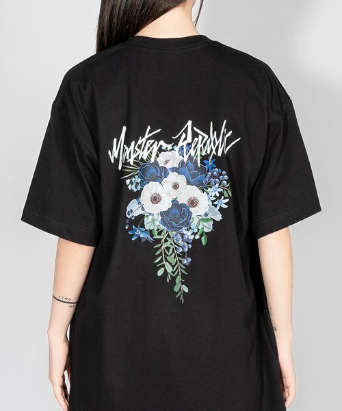 MONSTER REPUBLIC(モンスターリパブリック)の「ムーブメントフラワーミッドナイトブルーティーシャツブラック(Tシャツ/カットソー・レディース・その他・X-LARGE/LARGE/MEDIUM/SMALL)」の1枚目の写真