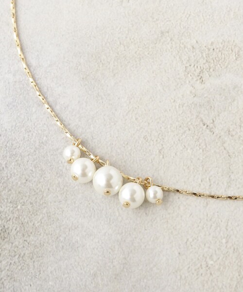 OPAQUE.CLIP（オペークドットクリップ）の「2WAYフェイクパールスライドネックレス（ネックレス・レディース・シルバー/ゴールド・00）」の5枚目の写真