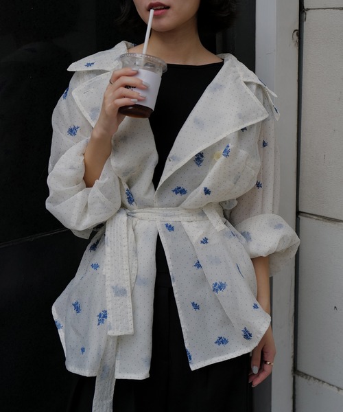 Ameri（アメリ）の「DOT FLOWER VEIL TRENCH（ステンカラーコート・レディース・ホワイト/ブラウン・SMALL/MEDIUM）」の3枚目の写真