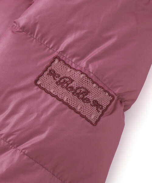 BeBe(ベベ)の「【撥水加工】シャイニータフタウエスト切り替えシャギーファーフードダウンコート(ダウンジャケット/コート・キッズ・パープル/ピンク・130cm/140cm/150cm/110cm/100cm/120cm)」の10枚目の写真