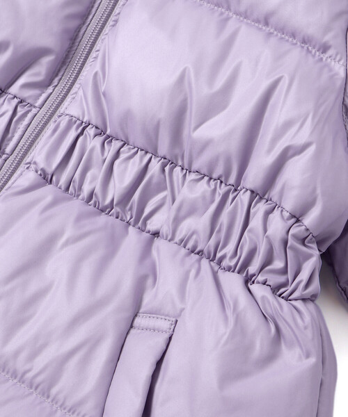 BeBe(ベベ)の「【撥水加工】シャイニータフタウエスト切り替えシャギーファーフードダウンコート(ダウンジャケット/コート・キッズ・パープル/ピンク・130cm/140cm/150cm/110cm/100cm/120cm)」の17枚目の写真