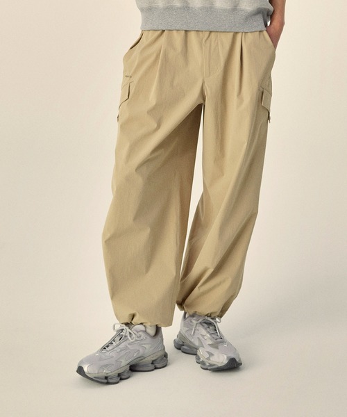 NEW BALANCE(ニューバランス)の「Abzorb 2000(スニーカー・メンズ・ブラック/シルバー・22.5cm/30.0cm/24.0cm/23.5cm/23.0cm/29.0cm/28.5cm/28.0cm/27.5cm/27.0cm/26.5cm/26.0cm/25.5cm/25.0cm/24.5cm)」の18枚目の写真