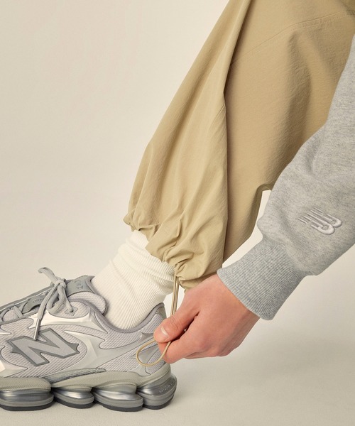 NEW BALANCE(ニューバランス)の「Abzorb 2000(スニーカー・メンズ・ブラック/シルバー・22.5cm/30.0cm/24.0cm/23.5cm/23.0cm/29.0cm/28.5cm/28.0cm/27.5cm/27.0cm/26.5cm/26.0cm/25.5cm/25.0cm/24.5cm)」の17枚目の写真