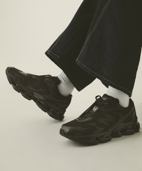 NEW BALANCE(ニューバランス)の「Abzorb 2000(スニーカー・メンズ・ブラック/シルバー・22.5cm/30.0cm/24.0cm/23.5cm/23.0cm/29.0cm/28.5cm/28.0cm/27.5cm/27.0cm/26.5cm/26.0cm/25.5cm/25.0cm/24.5cm)」の12枚目の写真