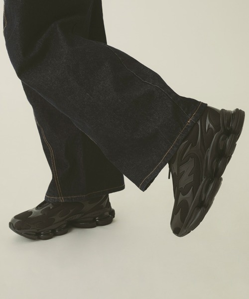 NEW BALANCE(ニューバランス)の「Abzorb 2000(スニーカー・メンズ・ブラック/シルバー・22.5cm/30.0cm/24.0cm/23.5cm/23.0cm/29.0cm/28.5cm/28.0cm/27.5cm/27.0cm/26.5cm/26.0cm/25.5cm/25.0cm/24.5cm)」の13枚目の写真