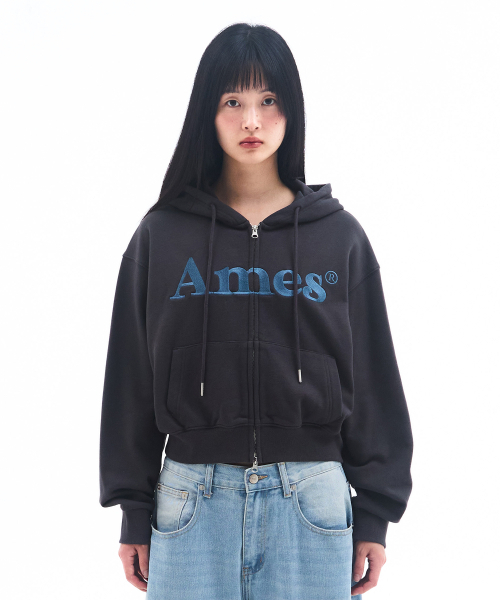 AMESWORLDWIDE（アメスワールドワイド）の「BASIC LOGO HOODIE ZIP UP DEEP CHARCOAL（パーカー・レディース・その他・SMALL/MEDIUM/LARGE）」の6枚目の写真