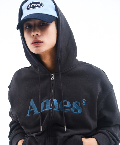 AMESWORLDWIDE（アメスワールドワイド）の「BASIC LOGO HOODIE ZIP UP DEEP CHARCOAL（パーカー・レディース・その他・SMALL/MEDIUM/LARGE）」の9枚目の写真