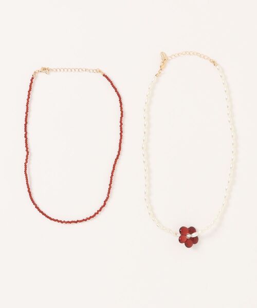 LOWRYS FARM（ローリーズファーム）の「トップフラワー２Ｐカラーネックレス　 629835（ネックレス・レディース・ホワイト/ブラウン/レッド・FREE）」の2枚目の写真