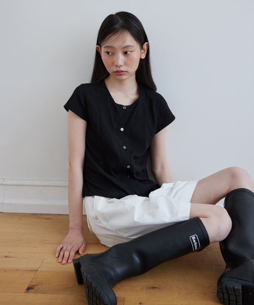 STEP AROUND(ステップアラウンド)の「Cap sleeve blouse_BLACK(シャツ/ブラウス・レディース・その他・SMALL/MEDIUM)」の3枚目の写真