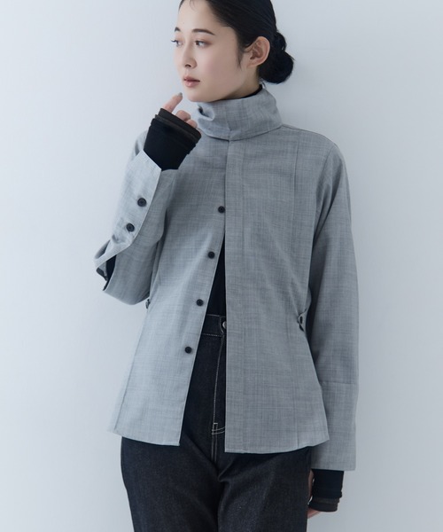 STUDIOUS（ステュディオス）の「【STUDIOUS/ステュディオス】Waist Tucked Wool Shirt/ウエストタックウールシャツ（シャツ/ブラウス・レディース・ベージュ/グレー・FREE）」の2枚目の写真