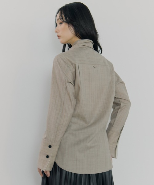 STUDIOUS（ステュディオス）の「【STUDIOUS/ステュディオス】Waist Tucked Wool Shirt/ウエストタックウールシャツ（シャツ/ブラウス・レディース・ベージュ/グレー・FREE）」の19枚目の写真