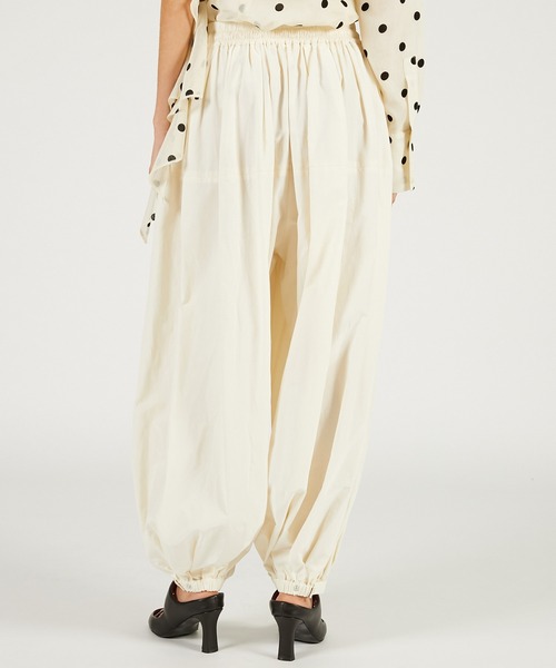 PRANK PROJECT（プランクプロジェクト）の「コットンキュプラバルーンパンツ / Cotton Cupola Balloon Pants（その他パンツ・レディース・オフホワイト/ブラック・36/38）」の13枚目の写真