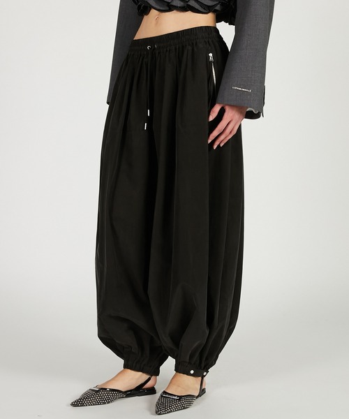 PRANK PROJECT（プランクプロジェクト）の「コットンキュプラバルーンパンツ / Cotton Cupola Balloon Pants（その他パンツ・レディース・オフホワイト/ブラック・36/38）」の16枚目の写真