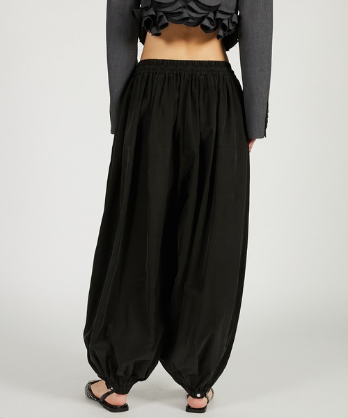 PRANK PROJECT（プランクプロジェクト）の「コットンキュプラバルーンパンツ / Cotton Cupola Balloon Pants（その他パンツ・レディース・オフホワイト/ブラック・36/38）」の17枚目の写真