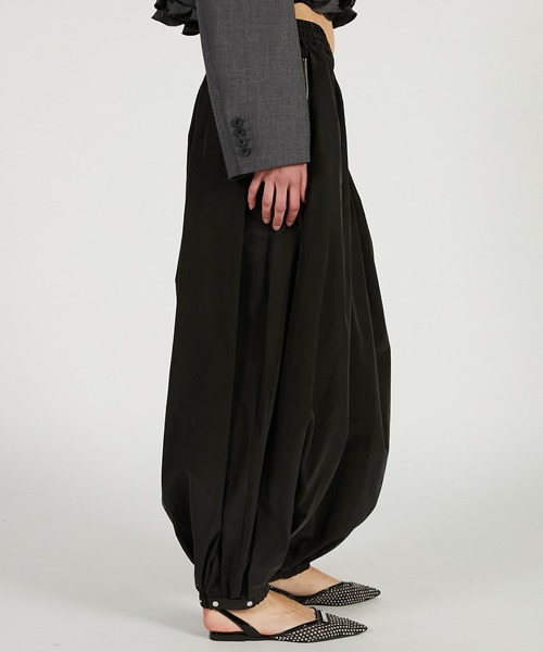 PRANK PROJECT（プランクプロジェクト）の「コットンキュプラバルーンパンツ / Cotton Cupola Balloon Pants（その他パンツ・レディース・オフホワイト/ブラック・36/38）」の18枚目の写真