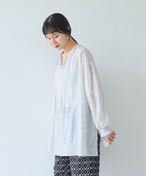 yuni（ユニ　）の「100/1Cotton/Cupra gather sleevesブラウス（シャツ/ブラウス・レディース・グレー・FREE）」の8枚目の写真