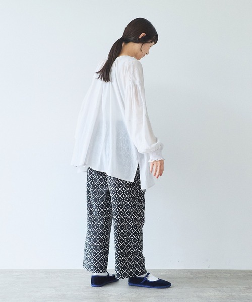 yuni（ユニ　）の「100/1Cotton/Cupra gather sleevesブラウス（シャツ/ブラウス・レディース・グレー・FREE）」の4枚目の写真