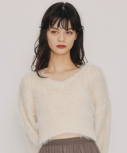 REDYAZEL（レディアゼル）の「ラメシャギーニットプルオーバー（ニット/セーター・レディース・オフホワイト/レッド/ピンク/ダークブルー・FREE）」の2枚目の写真