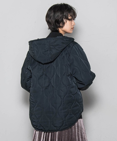 MAYSON GREY(メイソングレイ)の「【WEB限定】キルティング×ボアブルゾン≪手洗い可能≫(ダウンジャケット/コート・レディース・ブラック/オフホワイト/ベージュ・M)」の5枚目の写真