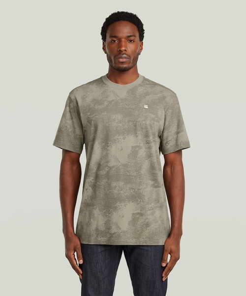G-STAR（ジースター）の「Allover Print T-Shirt/総柄プリントレギュラーフィットクルーネックTシャツ（Tシャツ/カットソー・メンズ・グレー系その他/ベージュ系その他・MEDIUM/SMALL）」の2枚目の写真