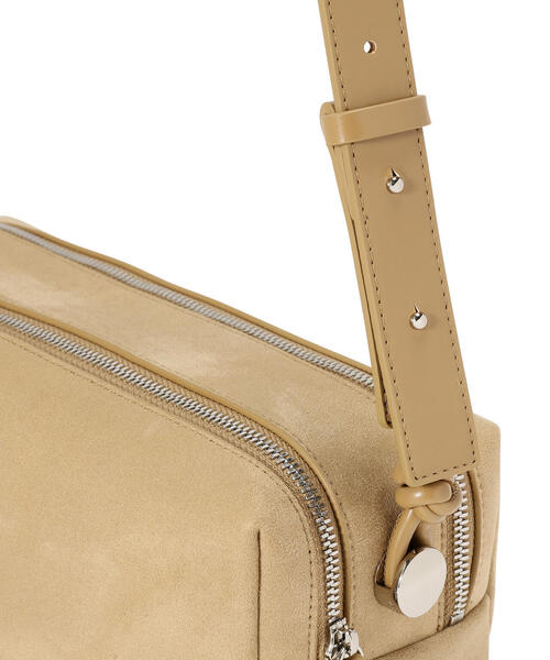 ADD CULUMN(アドカラム)の「ADD CULUMN(アドカラム) TABLET BOX SUEDE(ショルダーバッグ・レディース・ベージュ・F)」の5枚目の写真