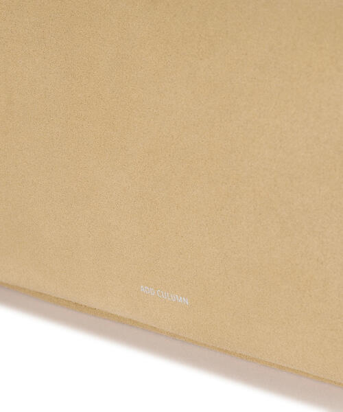 ADD CULUMN(アドカラム)の「ADD CULUMN(アドカラム) TABLET BOX SUEDE(ショルダーバッグ・レディース・ベージュ・F)」の6枚目の写真