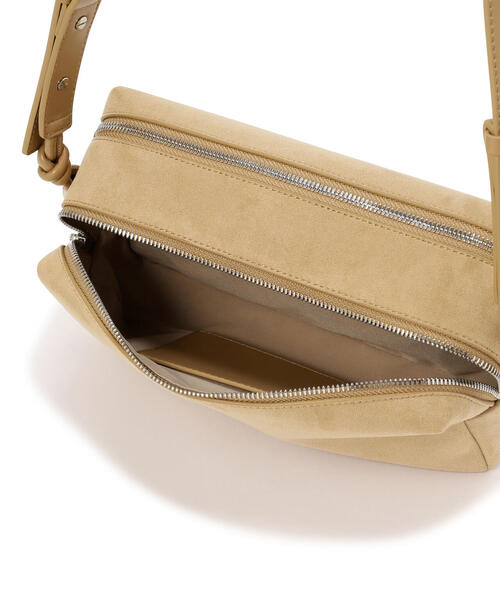 ADD CULUMN(アドカラム)の「ADD CULUMN(アドカラム) TABLET BOX SUEDE(ショルダーバッグ・レディース・ベージュ・F)」の9枚目の写真