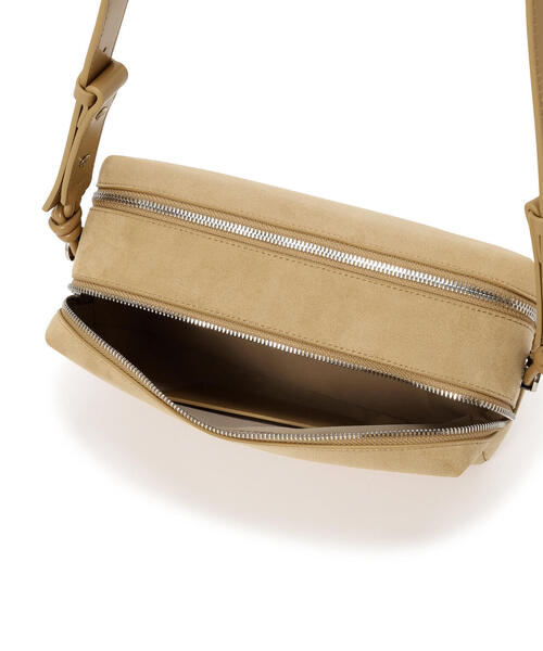 ADD CULUMN(アドカラム)の「ADD CULUMN(アドカラム) TABLET BOX SUEDE(ショルダーバッグ・レディース・ベージュ・F)」の10枚目の写真