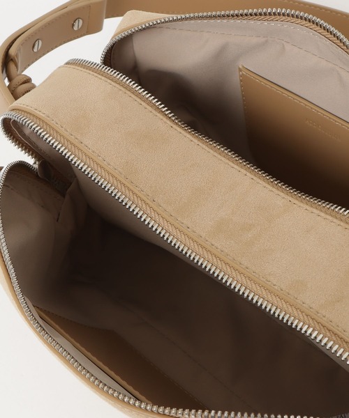 ADD CULUMN(アドカラム)の「ADD CULUMN(アドカラム) TABLET BOX SUEDE(ショルダーバッグ・レディース・ベージュ・F)」の13枚目の写真