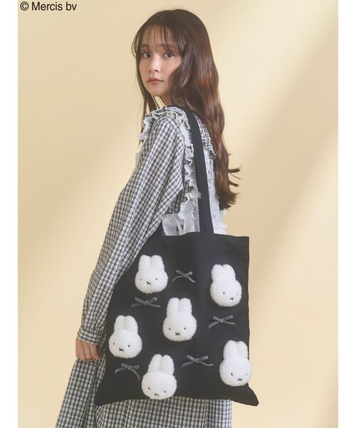 merry jenny（メリージェニー）の「リボンもこもこmiffyトート（トートバッグ・レディース・ブラック/アイボリー・FREE）」の8枚目の写真